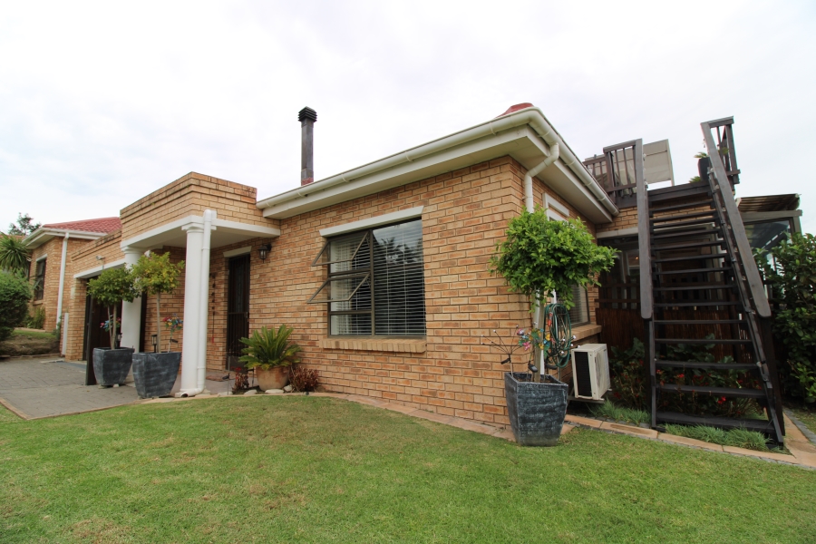3 Bedroom Property for Sale in Rooi Rivier Rif Western Cape